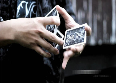 Awesome Black Cross Card Magic Card Umiejętności kart technicznych na Magic Show